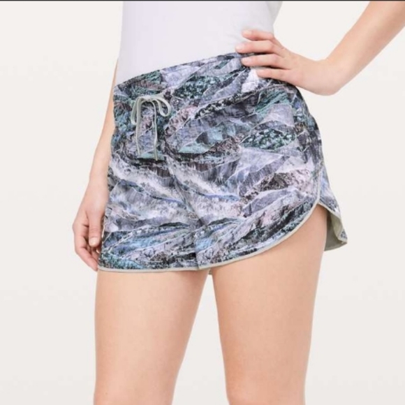 Lululemon Choose A Side Short *3" in Springscape Multi / French Clay - Picture 1 of 12